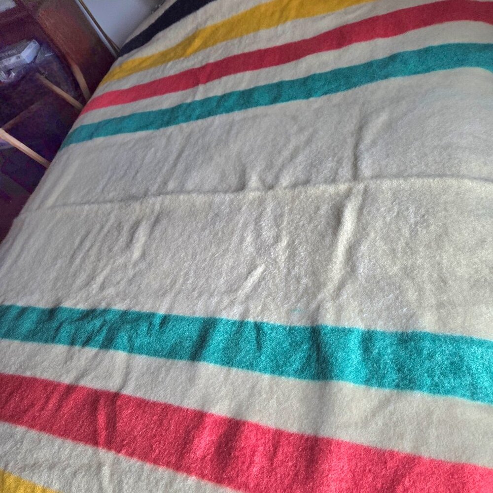 Hudson Bay Vintage Wool Blanket - Picture 6 of 10